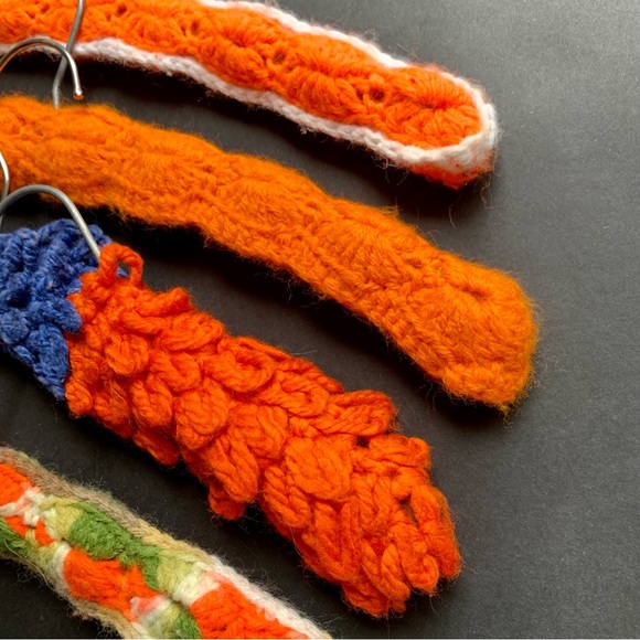 v i n t a g e :: 4 Handmade Crochet Knit Clothing Hangers Wooden Set - Picture 9 of 10